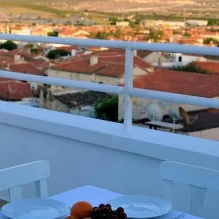 Beyaz Ev אלאקאטי