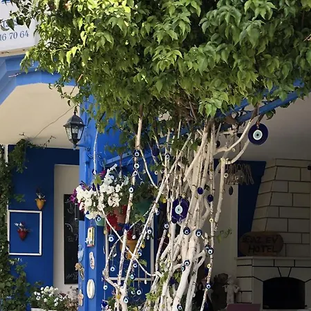 Beyaz Ev בית הארחה 3*