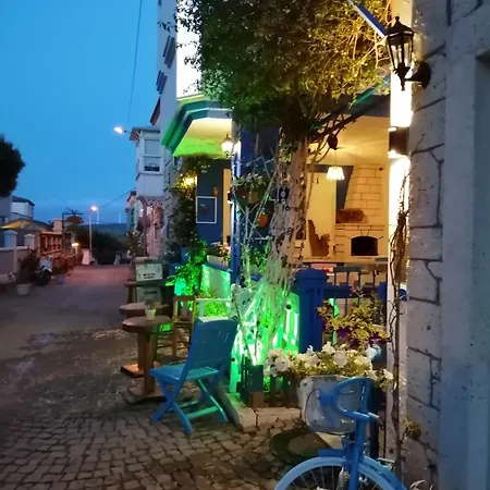 Beyaz Ev בית הארחה