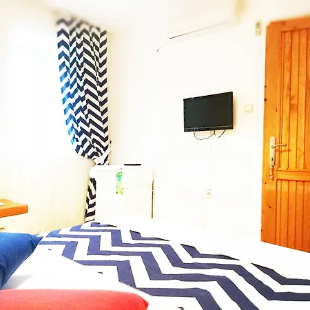 בית הארחה Beyaz Ev 3*