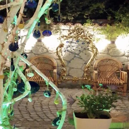 Beyaz Ev Alacati
