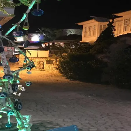 Beyaz Ev Алачати