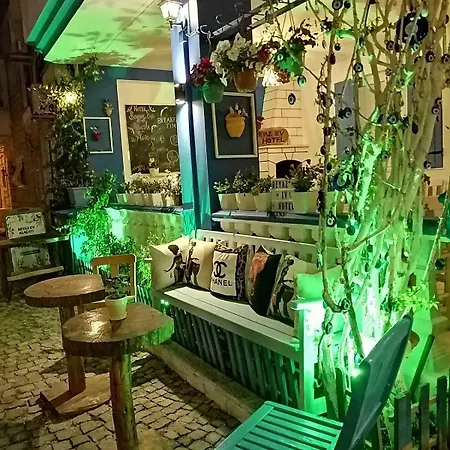 Beyaz Ev Алачати