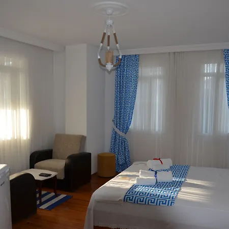 Beyaz Ev Алачати