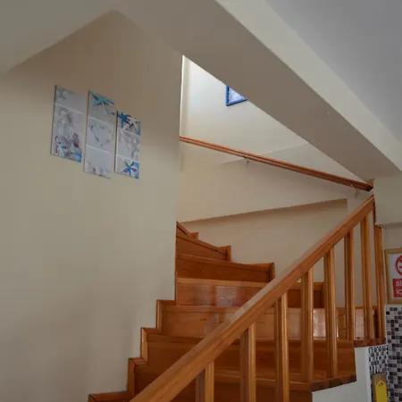 Beyaz Ev Алачати