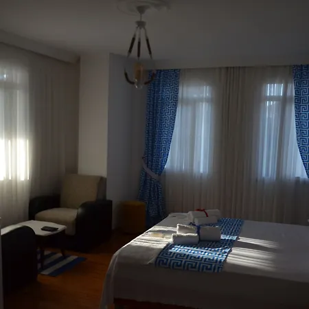 Beyaz Ev Алачати